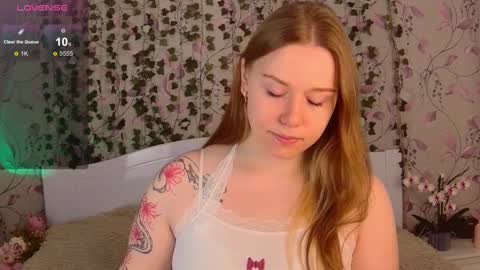 Snapshot of silent_princesses chatting on 02-13-25, 07:24 Chloe online show from 02-13-25, 07:24