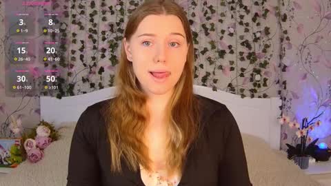 Snapshot of silent_princesses chatting on 02-28-25, 04:21 Chloe online show from 02-28-25, 04:21