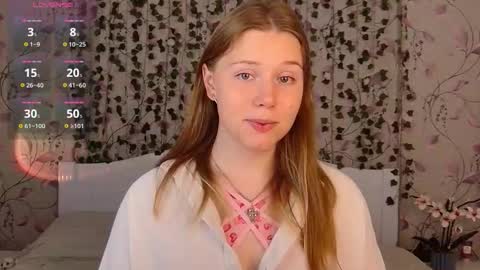Snapshot of silent_princesses chatting on 09-15-25, 05:07 Chloe online show from 09-15-25, 05:07