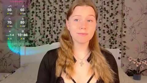 Snapshot of silent_princesses chatting on 09-17-25, 05:31 Chloe online show from 09-17-25, 05:31
