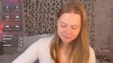 Chloe online show from 09-26-25, 05:11