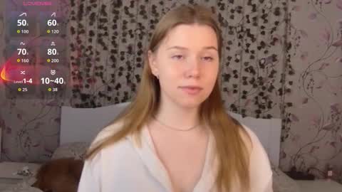 Chloe online show from 10-20-25, 05:08