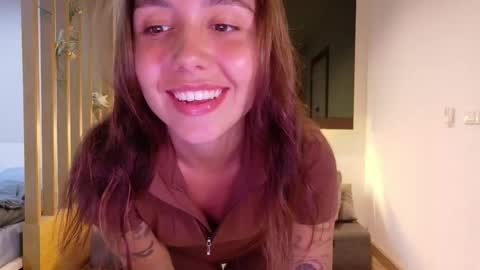 Snapshot of silicia_lu chatting on 11-06-25, 08:37 You fav Miss Si online show from 11-06-25, 08:37