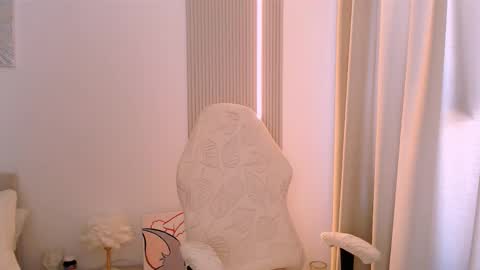 Snapshot of silk_ann chatting on 03-25-26, 06:08 silk_ann online show from 03-25-26, 06:08