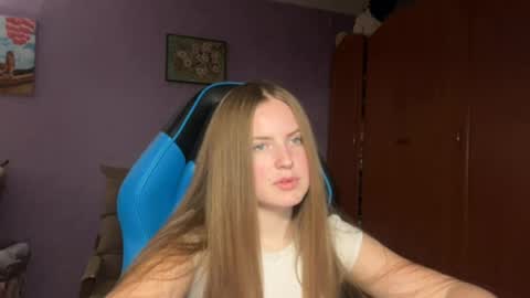 Erica online show from 04-06-26, 06:31