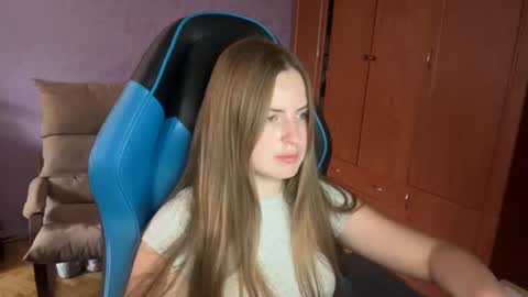 Erica online show from 06-12-26, 12:04