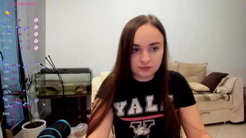 Snapshot of silkvorter chatting on 11-20-25, 11:32 Alice online show from 11-20-25, 11:32