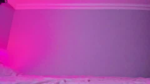 Mila online show from 11-04-25, 07:40