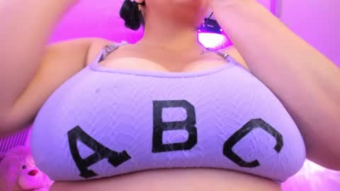 SIlvana  online show from 05-07-26, 01:05