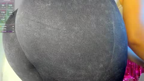 Snapshot of silvanna_moore chatting on 02-16-25, 11:48 Silvanna online show from 02-16-25, 11:48