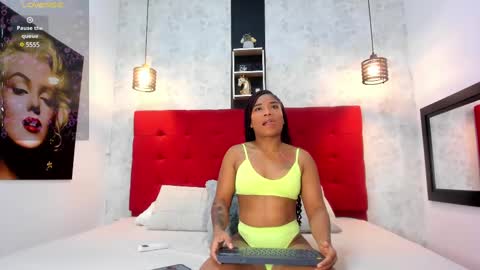 Snapshot of silvannafit chatting on 02-23-25, 11:22 Silvana Fit online show from 02-23-25, 11:22