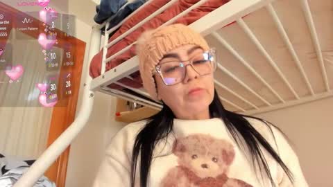 Snapshot of silver__love chatting on 03-20-26, 01:38 Silver online show from 03-20-26, 01:38