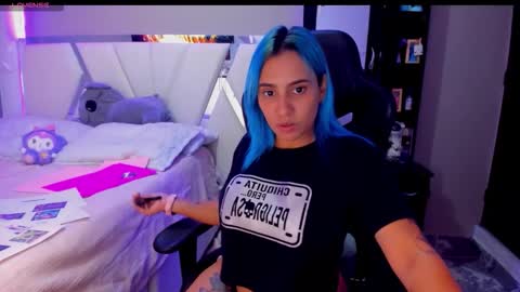   powder    online show from 02-07-26, 01:31