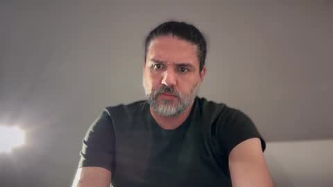 Snapshot of silverbeard81 chatting on 02-12-26, 07:53 silverbeard81 online show from 02-12-26, 07:53