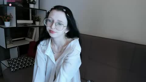 Snapshot of silvernoise chatting on 03-27-26, 09:14 Alice online show from 03-27-26, 09:14