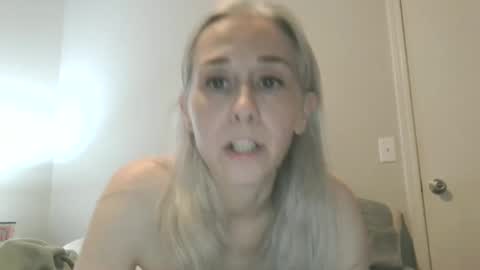 Snapshot of silversuccubus chatting on 09-28-25, 02:22 silversuccubus online show from 09-28-25, 02:22