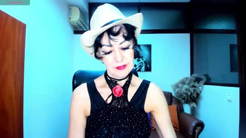 Silvia Wallec online show from 01-26-25, 06:28