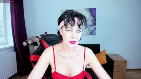 Silvia Wallec online show from 04-30-26, 06:09