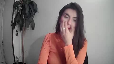 Silvie online show from 12-27-24, 01:11