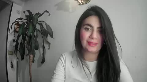 Silvie online show from 02-25-25, 01:09