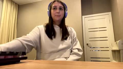 Rose online show from 09-27-25, 11:04