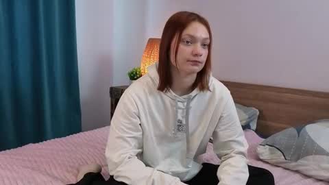 Snapshot of simonafaulds chatting on 09-24-25, 07:44 Amelia online show from 09-24-25, 07:44