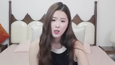 Snapshot of simonastephanie chatting on 10-26-25, 04:02 simonastephanie online show from 10-26-25, 04:02