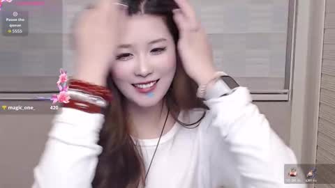 Snapshot of simonastephanie chatting on 11-22-25, 02:27 simonastephanie online show from 11-22-25, 02:27