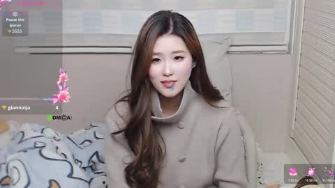 Snapshot of simonastephanie chatting on 11-25-25, 03:01 simonastephanie online show from 11-25-25, 03:01