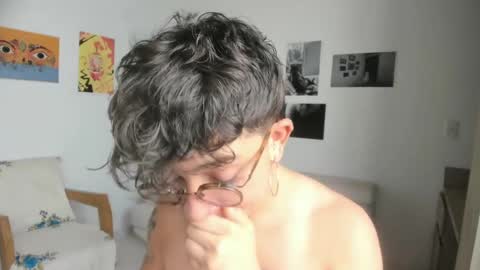 Snapshot of simone_4201 chatting on 12-25-24, 04:22 Sim. online show from 12-25-24, 04:22