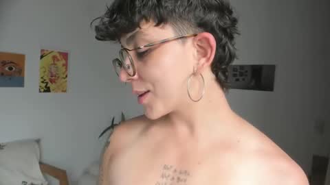 Snapshot of simone_4201 chatting on 01-04-25, 08:27 Sim. online show from 01-04-25, 08:27