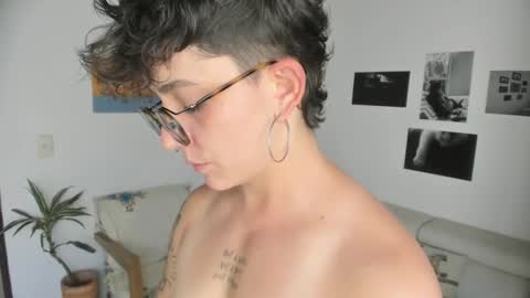 Snapshot of simone_4201 chatting on 01-07-25, 06:14 Sim. online show from 01-07-25, 06:14