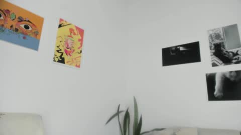 Snapshot of simone_4201 chatting on 01-09-25, 06:57 Sim. online show from 01-09-25, 06:57