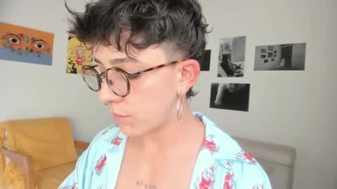 Snapshot of simone_4201 chatting on 01-21-25, 08:54 Sim. online show from 01-21-25, 08:54