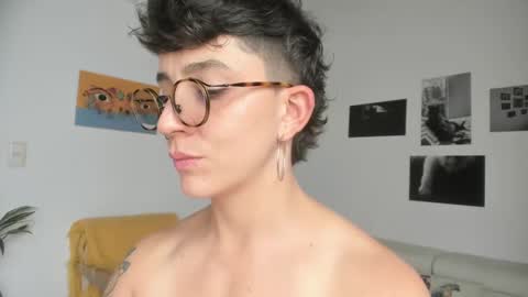 Snapshot of simone_4201 chatting on 01-24-25, 07:28 Sim. online show from 01-24-25, 07:28