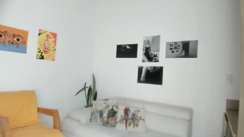 Snapshot of simone_4201 chatting on 01-31-25, 07:40 Sim. online show from 01-31-25, 07:40