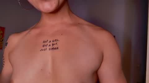 Snapshot of simone_4201 chatting on 02-21-25, 11:22 Sim. online show from 02-21-25, 11:22