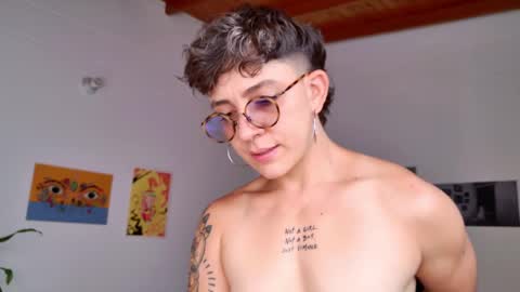 Snapshot of simone_4201 chatting on 02-21-25, 09:11 Sim. online show from 02-21-25, 09:11