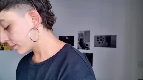 Snapshot of simone_4201 chatting on 02-25-25, 07:25 Sim. online show from 02-25-25, 07:25