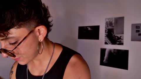 Snapshot of simone_4201 chatting on 02-28-25, 08:28 Sim. online show from 02-28-25, 08:28