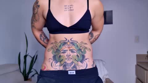 Snapshot of simone_4201 chatting on 09-08-25, 04:39 Sim. online show from 09-08-25, 04:39