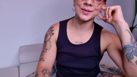 Snapshot of simone_4201 chatting on 09-13-25, 09:47 Sim. online show from 09-13-25, 09:47