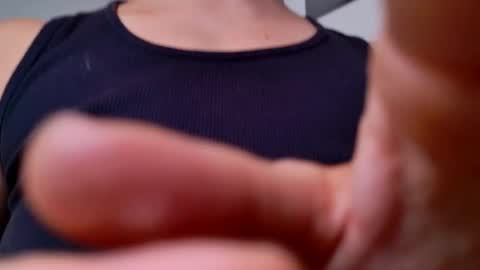 Snapshot of simone_4201 chatting on 10-12-25, 09:03 Sim. online show from 10-12-25, 09:03