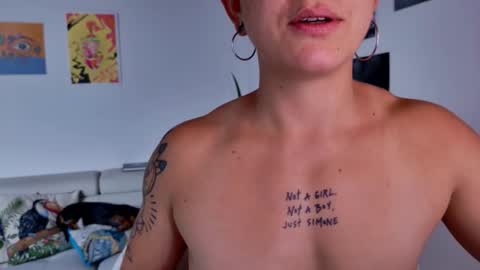 Snapshot of simone_4201 chatting on 10-24-25, 05:42 Sim. online show from 10-24-25, 05:42