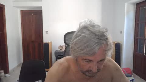 Snapshot of simonthenudist chatting on 07-29-26, 06:33 Simon online show from 07-29-26, 06:33