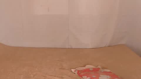 L Y N online show from 02-10-26, 04:38