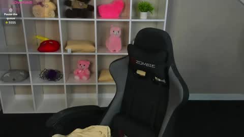 Hi my name is Cindy Id love to see you on my stream. My schedule for the week 2 GMT 3am-9am  MoTuFrSaSu online show from 05-06-26, 01:14