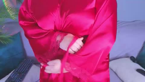 Snapshot of sinful_helena chatting on 09-23-25, 04:48 sinful_helena online show from 09-23-25, 04:48