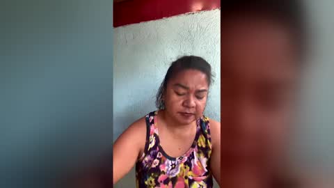 Snapshot of sinfullwife6969 chatting on 02-22-26, 02:45 sinfullwife6969 online show from 02-22-26, 02:45