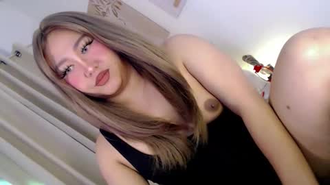 Snapshot of sinfulsiren28x chatting on 04-03-26, 01:20 ANDREA online show from 04-03-26, 01:20